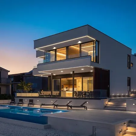 Villa Excellence With Infinity Pool Donji Seget