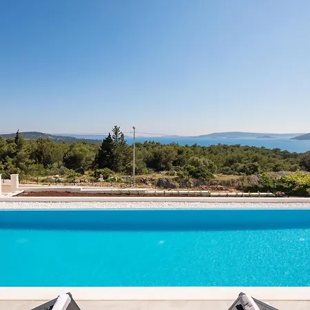 Villa Excellence With Infinity Pool *